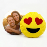 Fotoğraf Baskılı Kişiye Özel Yuvarlak Emojili Yastık (kalpli gözler)